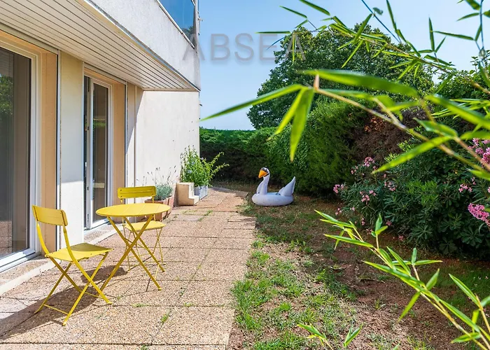 Lejlighed Nice Garden Apartment Pool Parking Air Conditioning Family Friendly Nice